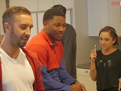 EP106 BTS091 - Contestants & Judges Hang Out In The Kitchen