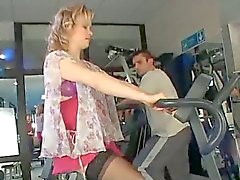 Pregnant milf gets a workout