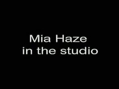 Mia haze in the studio by dexporn