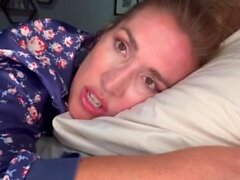 Lina Blackly - Mom Shares a Bed Kissesfucks