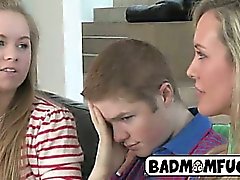Mom is good at blowjob session