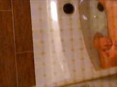 Spying my mom fingering in bath