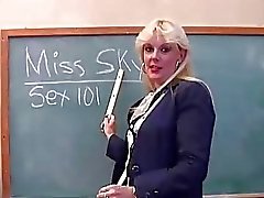 Saucy MILF teaches you about her pussy
